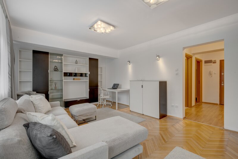 Beller, inchiriere apartament cochet 3 camere, garaj