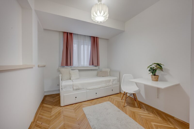 Beller, inchiriere apartament cochet 3 camere, garaj